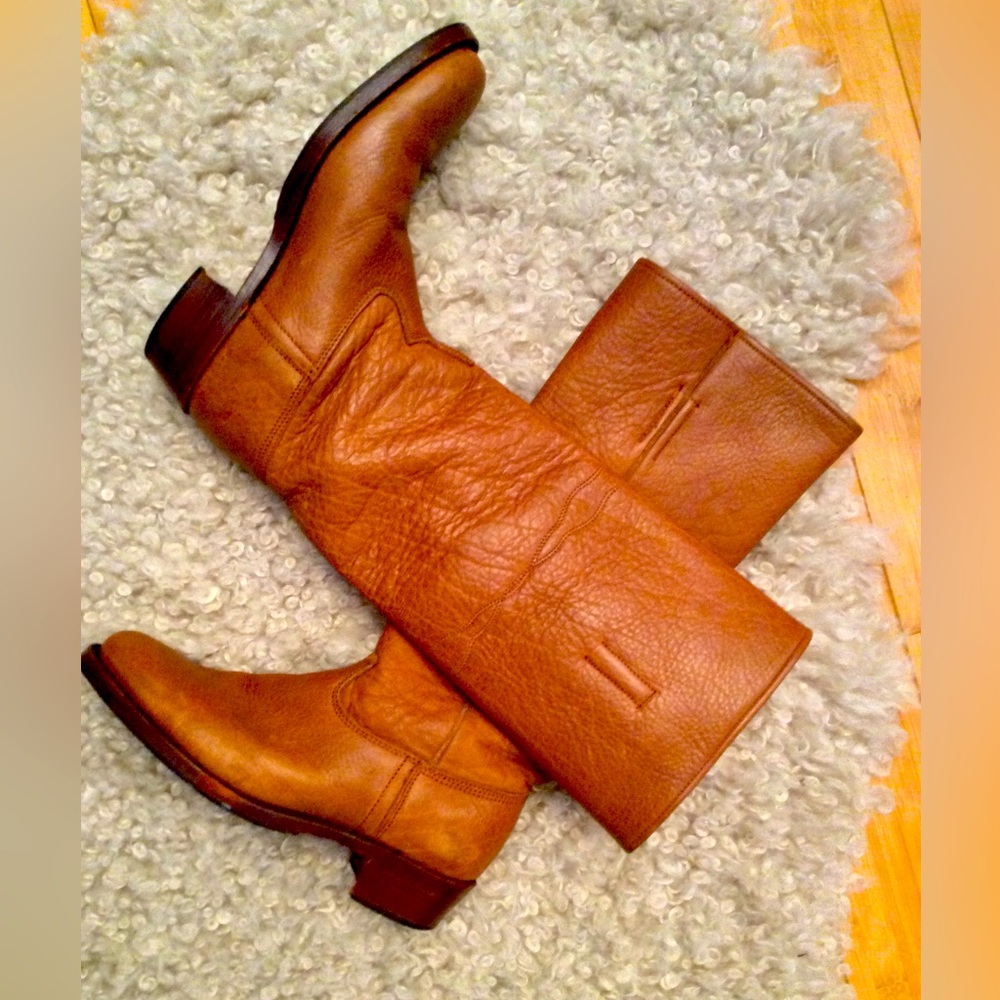 Caramel cowgirl leather boots size 36, no scratch like new